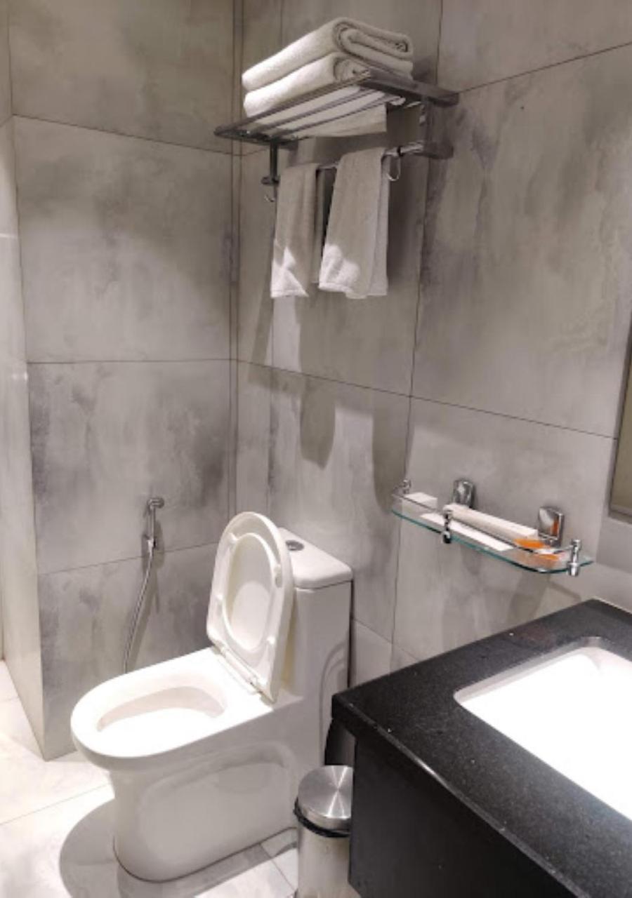 Hotel Le Lotus Grand Kakarmatha المظهر الخارجي الصورة
