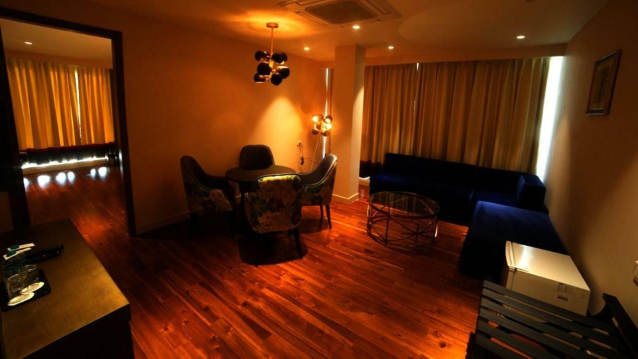 Hotel Le Lotus Grand Kakarmatha المظهر الخارجي الصورة