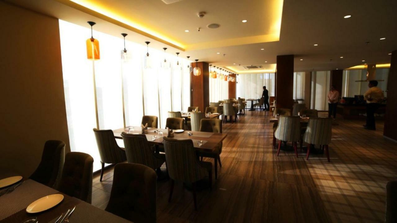 Hotel Le Lotus Grand Kakarmatha المظهر الخارجي الصورة