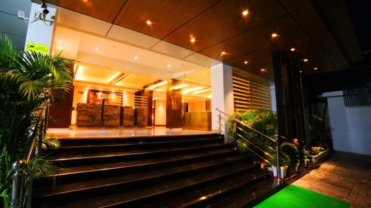 Hotel Le Lotus Grand Kakarmatha المظهر الخارجي الصورة