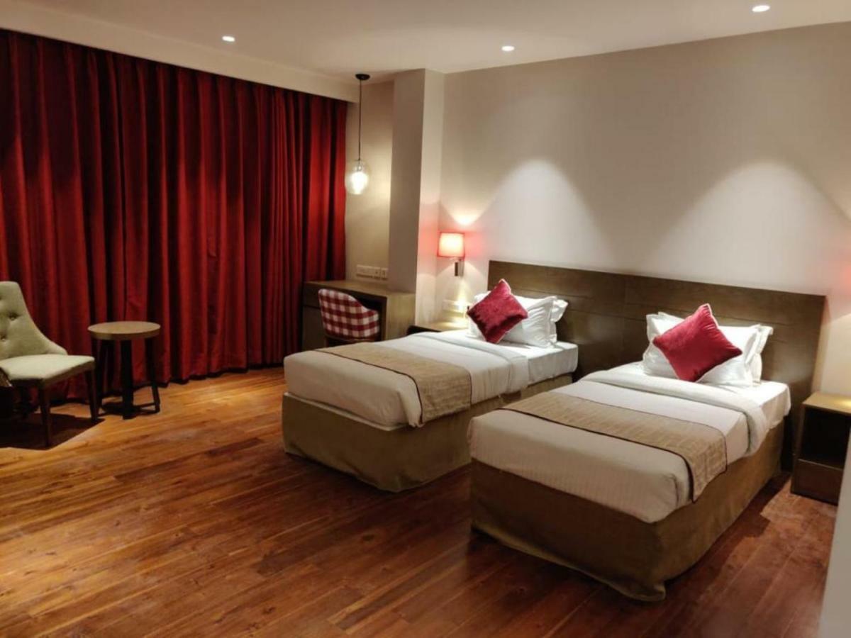 Hotel Le Lotus Grand Kakarmatha المظهر الخارجي الصورة